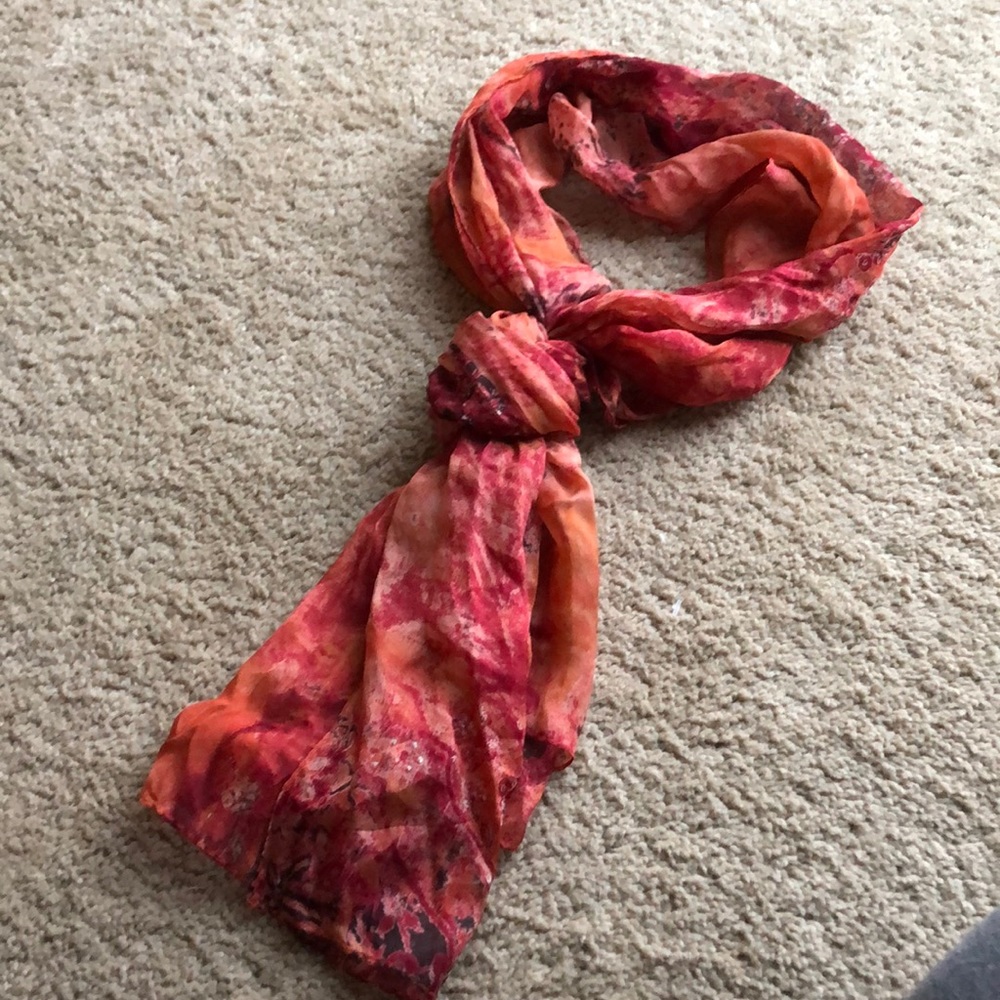 Cute tie dyed scarf!
